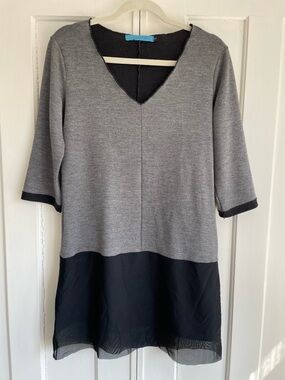 Johnny Was Gray & Black V-Neck Dress with Black Mesh Hem 3/4 Sleeves Size LARGE